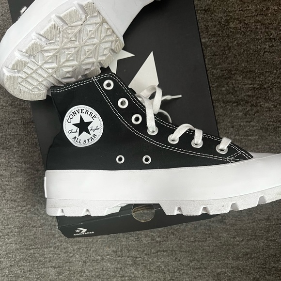 Converse Shoes - Like new Converse Lug